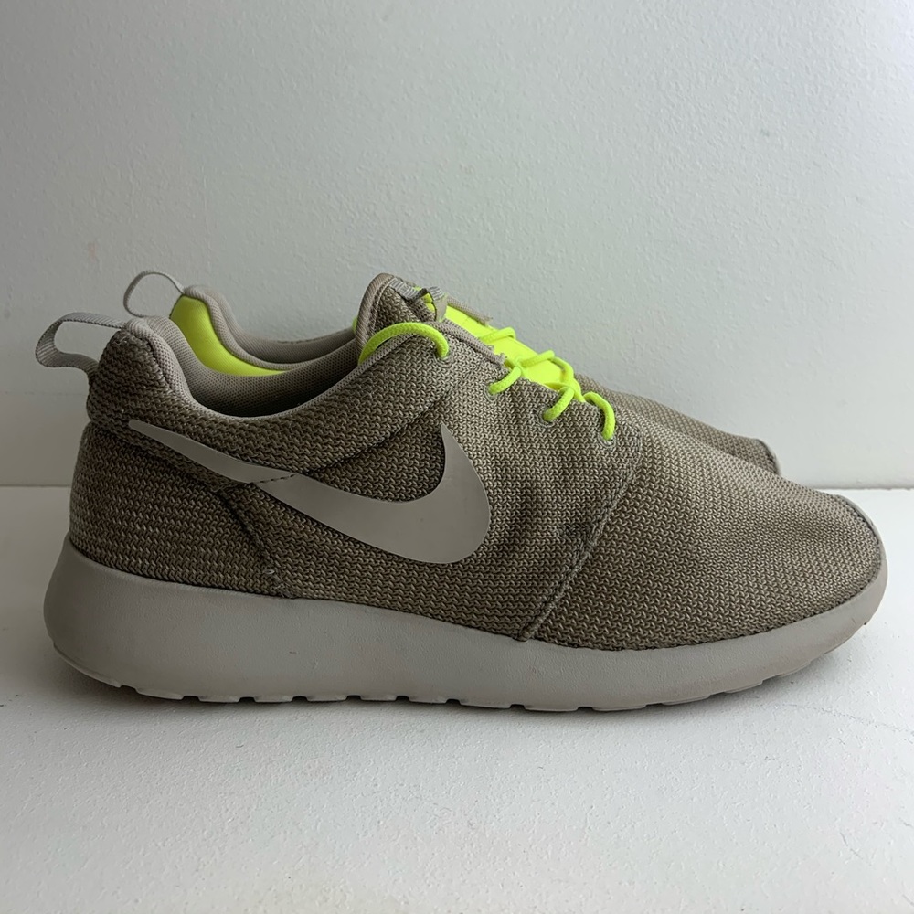NIKE ROSHE RUN SPLIT STONE VOLT MEN’S 10